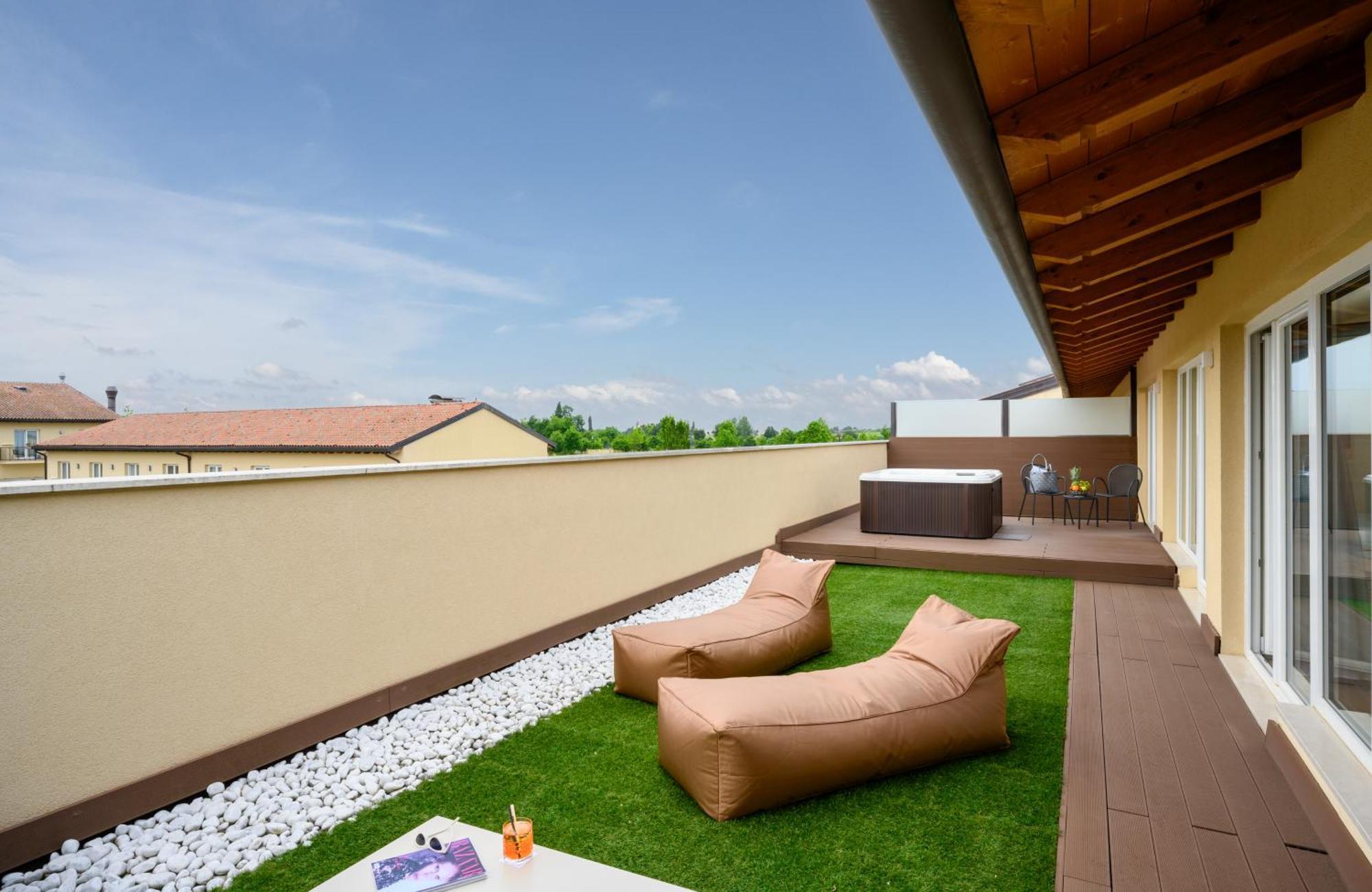 Leonardo Hotel Lago Di Garda - Wellness And Spa Lazise Bagian luar foto