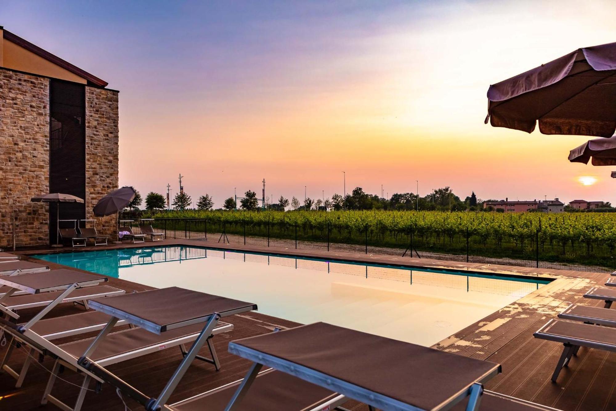 Leonardo Hotel Lago Di Garda - Wellness And Spa Lazise Bagian luar foto